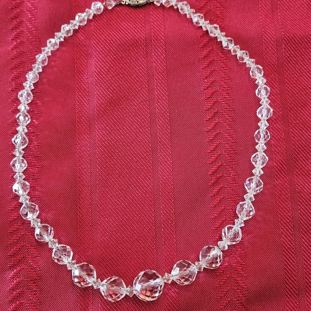 Elegant Crystal Beaded Necklace